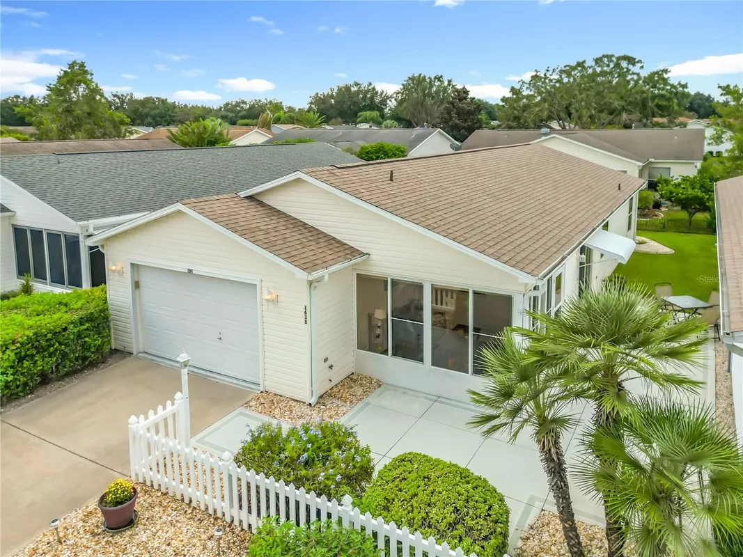 Property Slideshow image 1 of 37 | 1638 duran dr, The Villages, FL, 32162