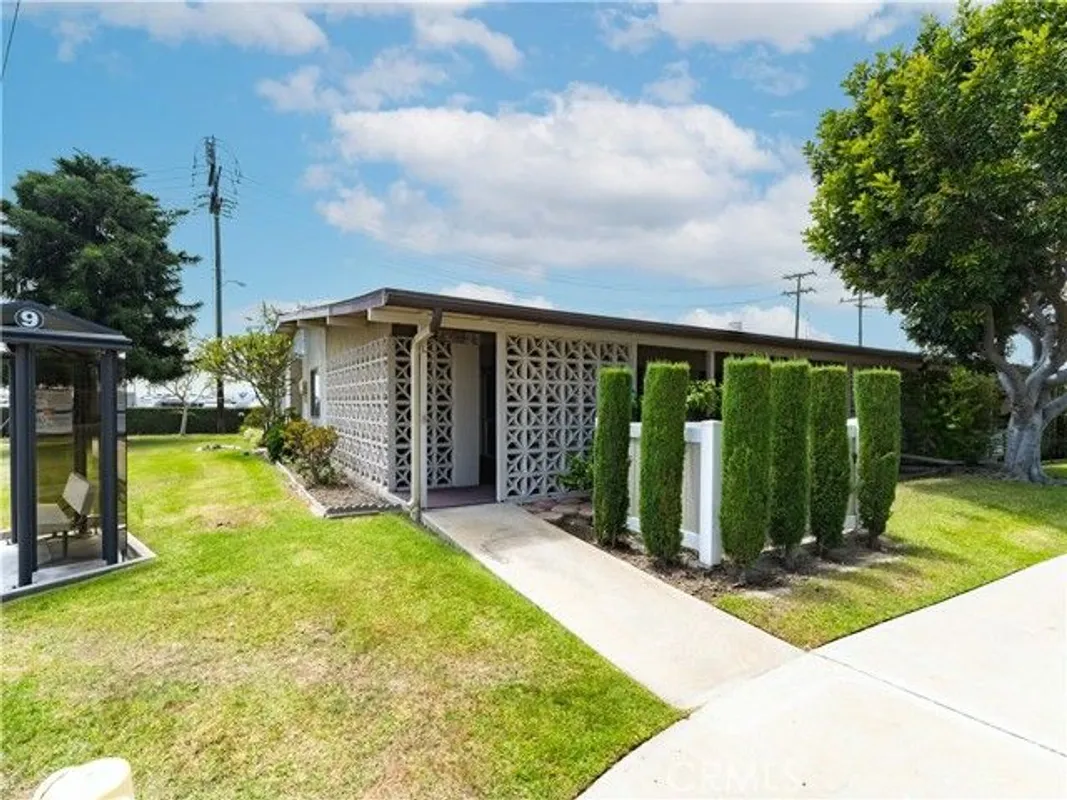 Property Slideshow image 1 of 23 | 23501 el dorado dr, Seal Beach, CA, 90740