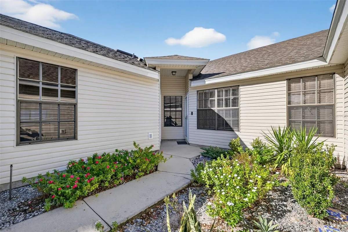 Property Slideshow image 1 of 46 | 579 juniper way, Tavares, FL, 32778