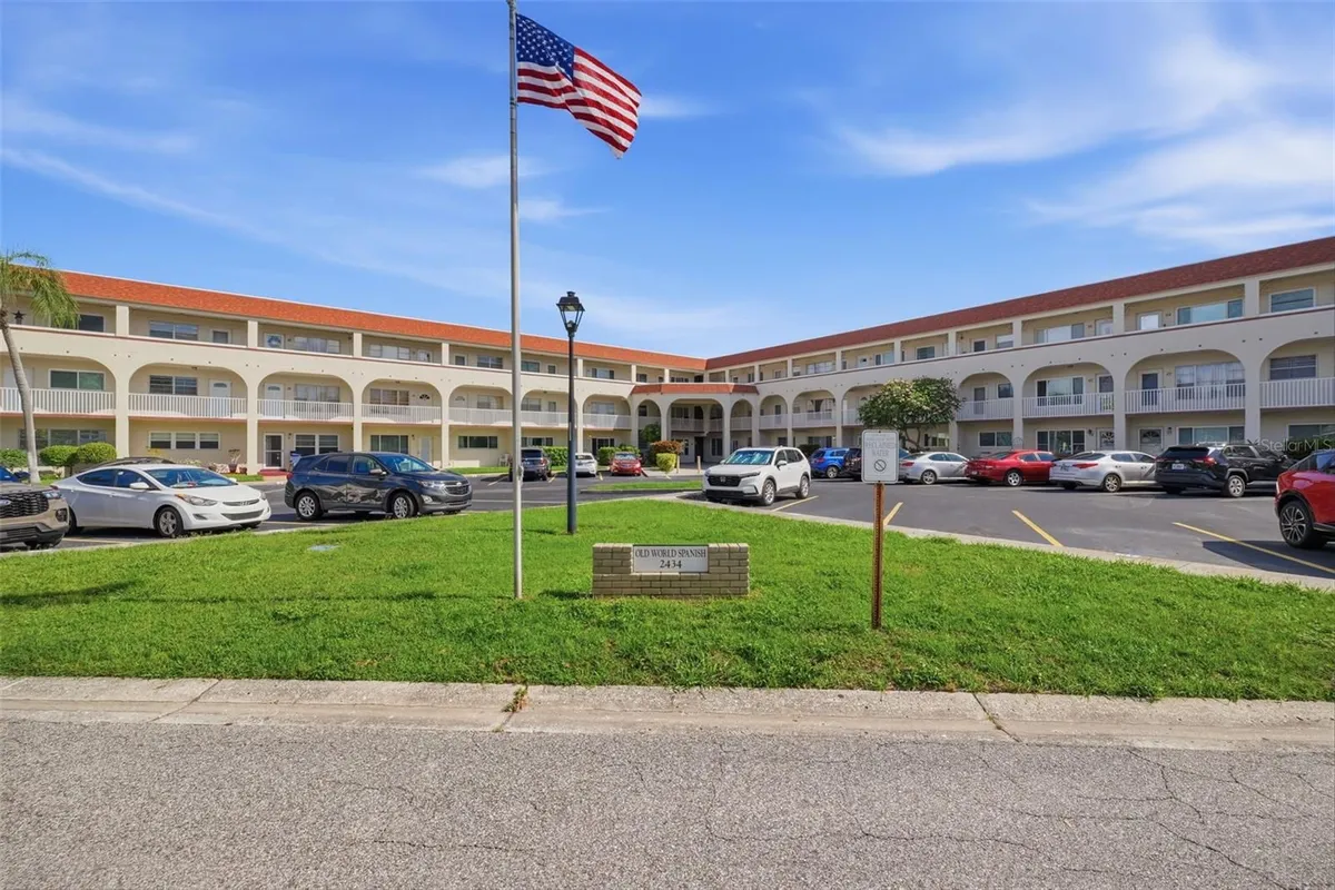 Property Slideshow image 1 of 20 | 2434 australia way 12, Clearwater, FL, 33763