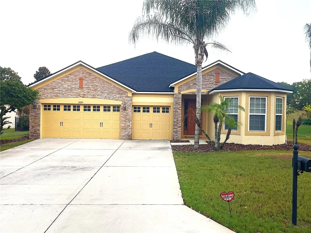 Property Slideshow image 1 of 35 | 30115 kladruby pt, Mount Dora, FL, 32757
