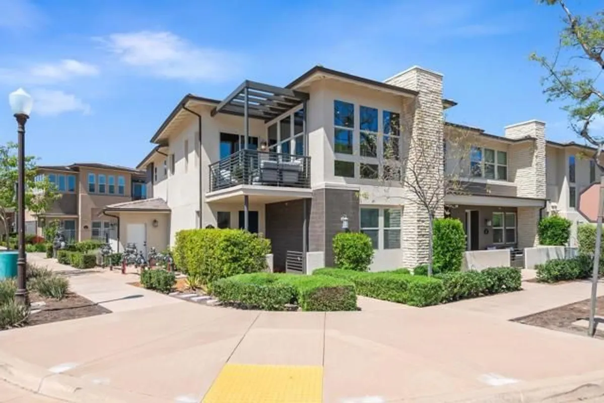 Property Slideshow image 1 of 44 | 16750 coyote bush dr 19, San Diego, CA, 92127