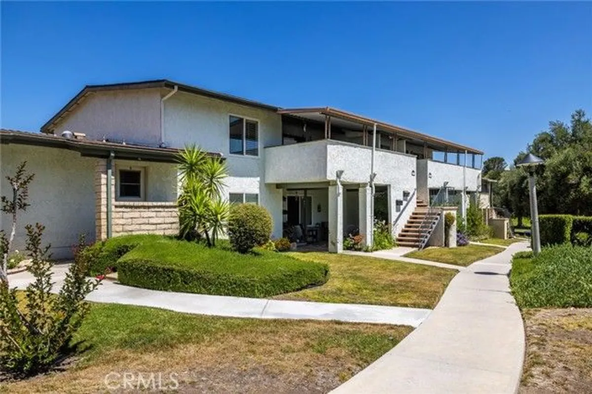 Property Slideshow image 1 of 34 | 19716 avenue of the oaks, Newhall, CA, 91321