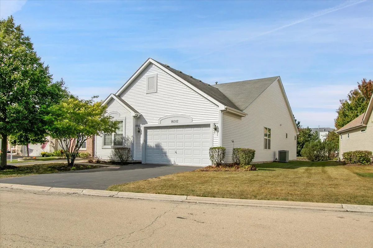 Property Slideshow image 1 of 28 | 16012 carillon lakes ct, Crest Hill, IL, 60403