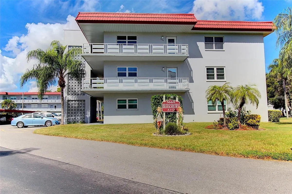 Property Slideshow image 1 of 37 | 5660 80th st b107, St Petersburg, FL, 33709