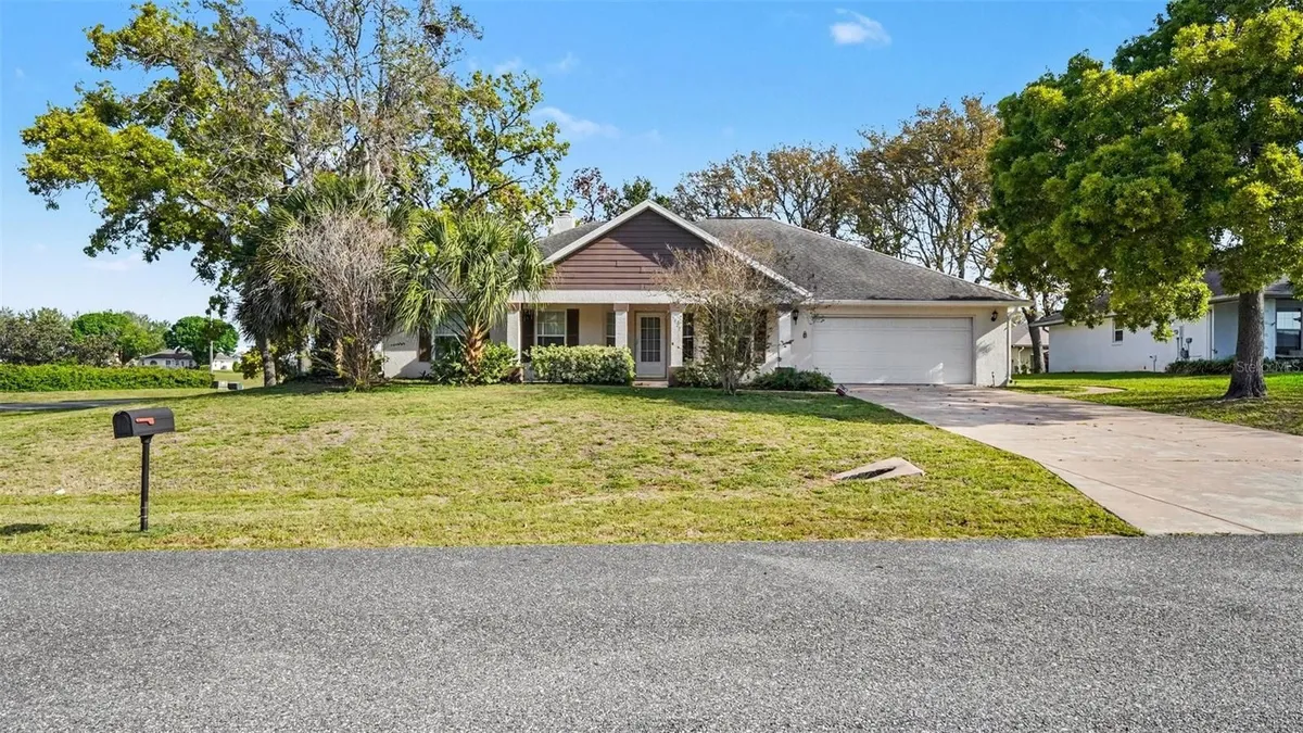 Property Slideshow image 1 of 17 | 5427 sw 87th pl, Ocala, FL, 34476