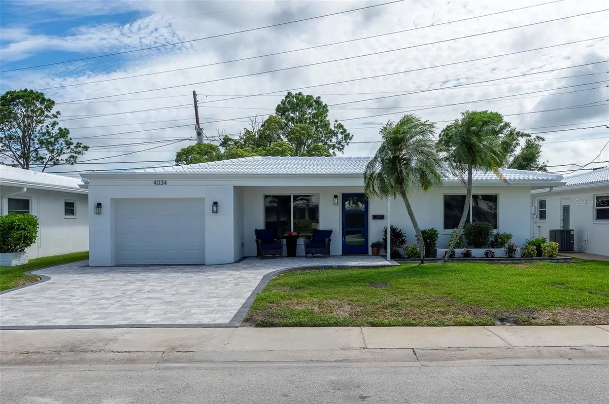 Property Slideshow image 1 of 44 | 4034 mainlands blvd, Pinellas Park, FL, 33782