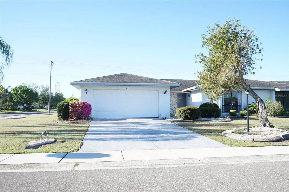 Property Slideshow image 1 of 42 | 302 bryce ct, Sun City Center, FL, 33573