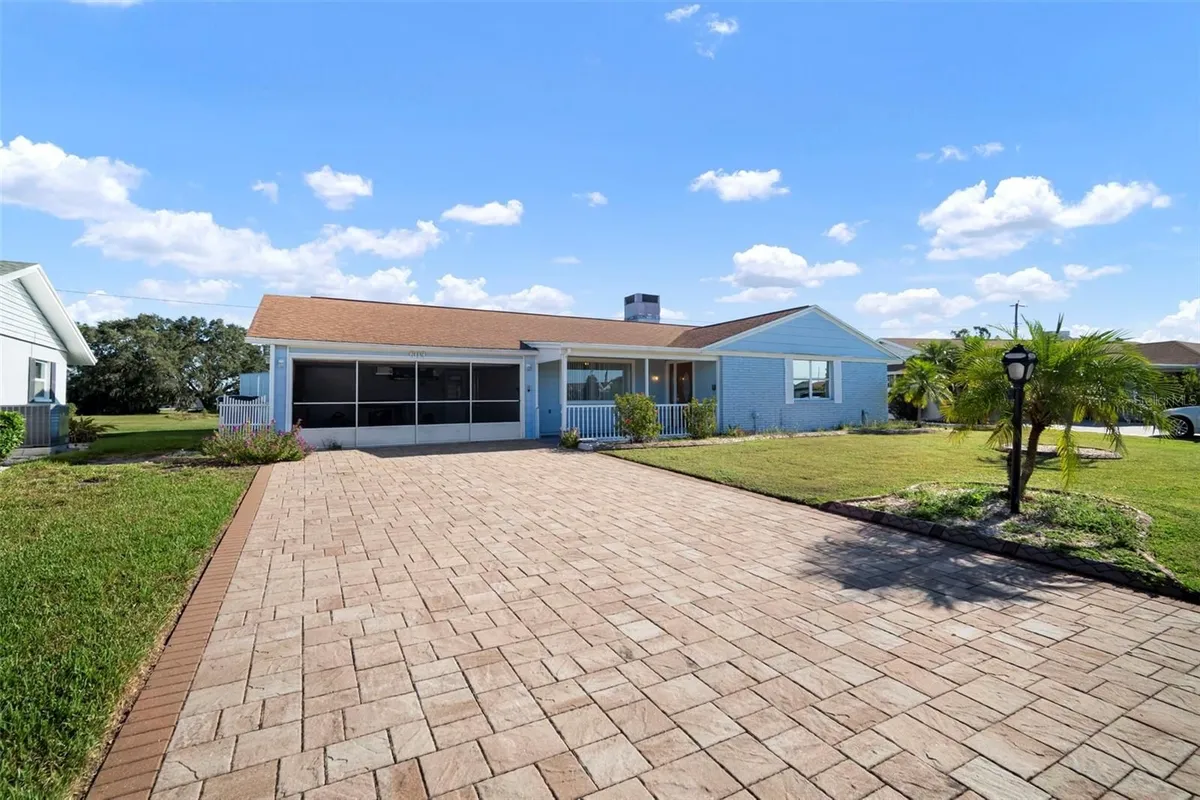 Property Slideshow image 1 of 49 | 609 fox hills dr, Sun City Center, FL, 33573