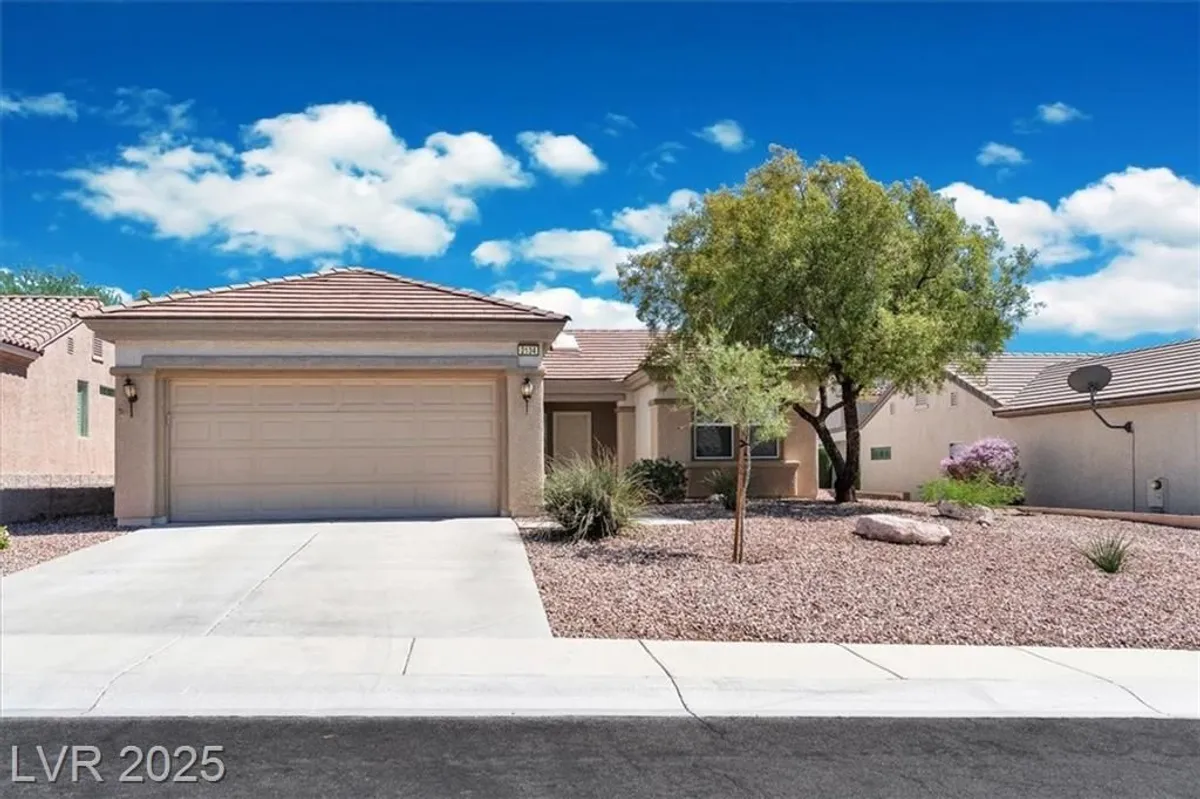 Property Slideshow image 1 of 36 | 2134 colvin run dr, Henderson, NV, 89052