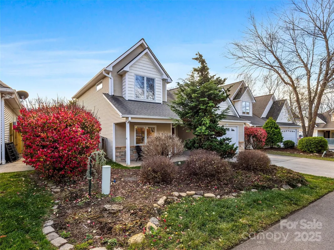 Property Slideshow image 1 of 42 | 34 beekeeper trl, Swannanoa, NC, 28778