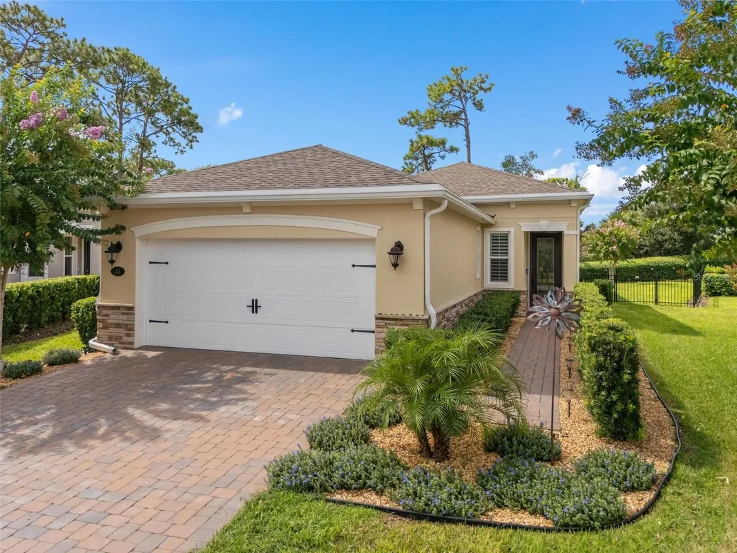 Property Slideshow image 1 of 41 | 213 old moss cir, Deland, FL, 32724