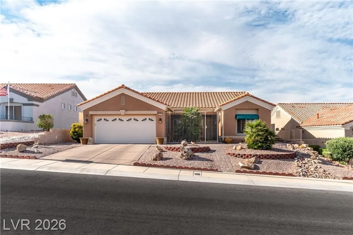 Property Slideshow image 1 of 63 | 10904 mission lakes ave, Las Vegas, NV, 89134