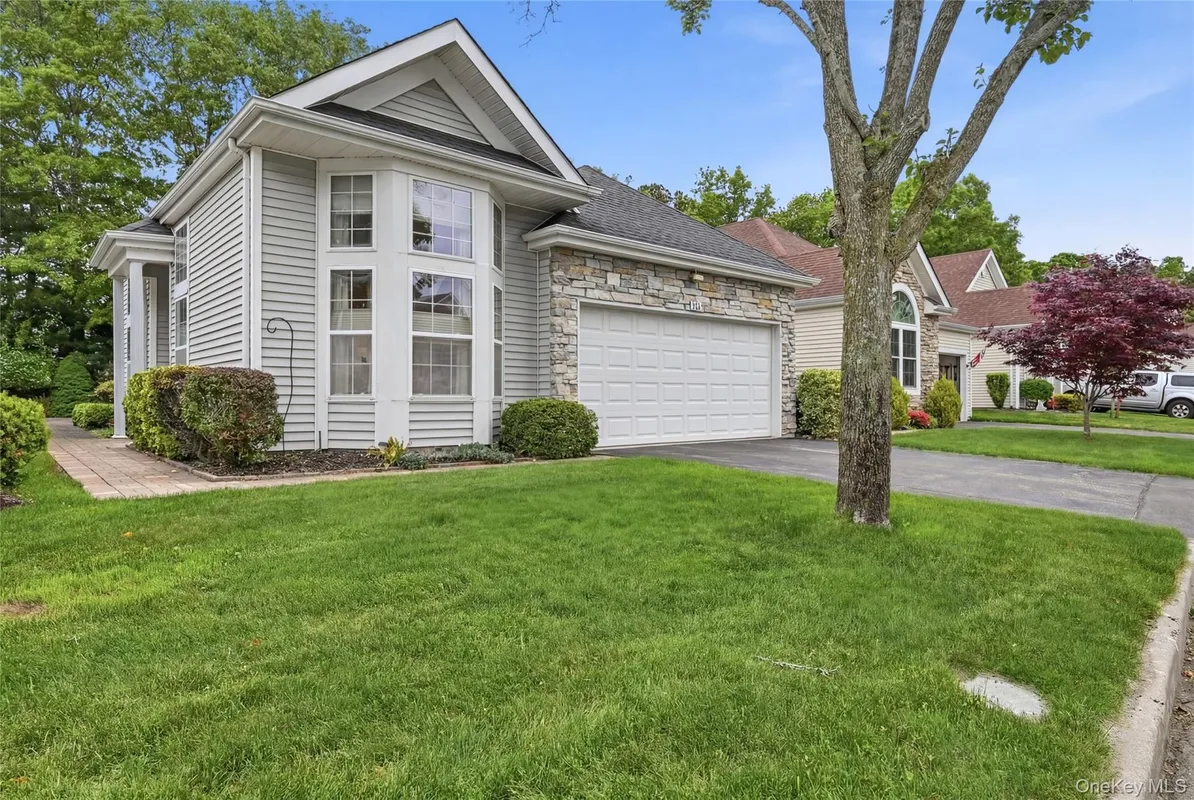 Property Slideshow image 1 of 41 | 544 leisure dr, Brookhaven, NY, 11961