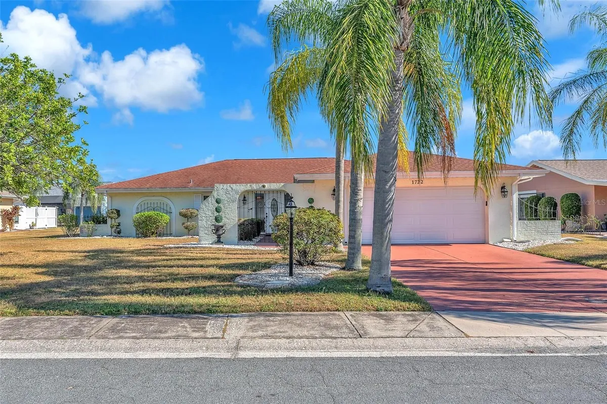 Property Slideshow image 1 of 30 | 1722 coco palm cir, Sun City Center, FL, 33573