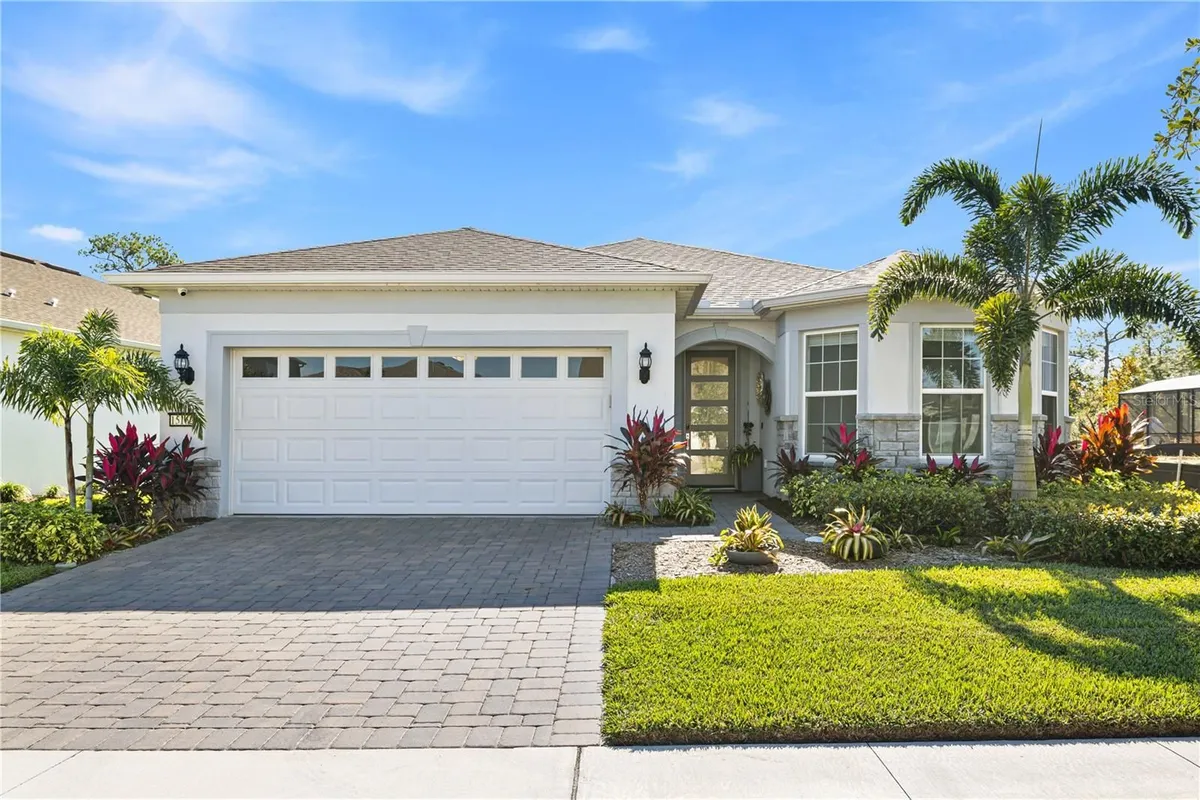 Property Slideshow image 1 of 70 | 15162 canopy cove dr, Winter Garden, FL, 34787