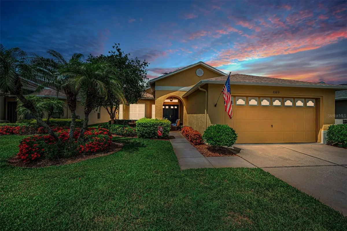 Property Slideshow image 1 of 100 | 1323 winding willow dr, Trinity, FL, 34655
