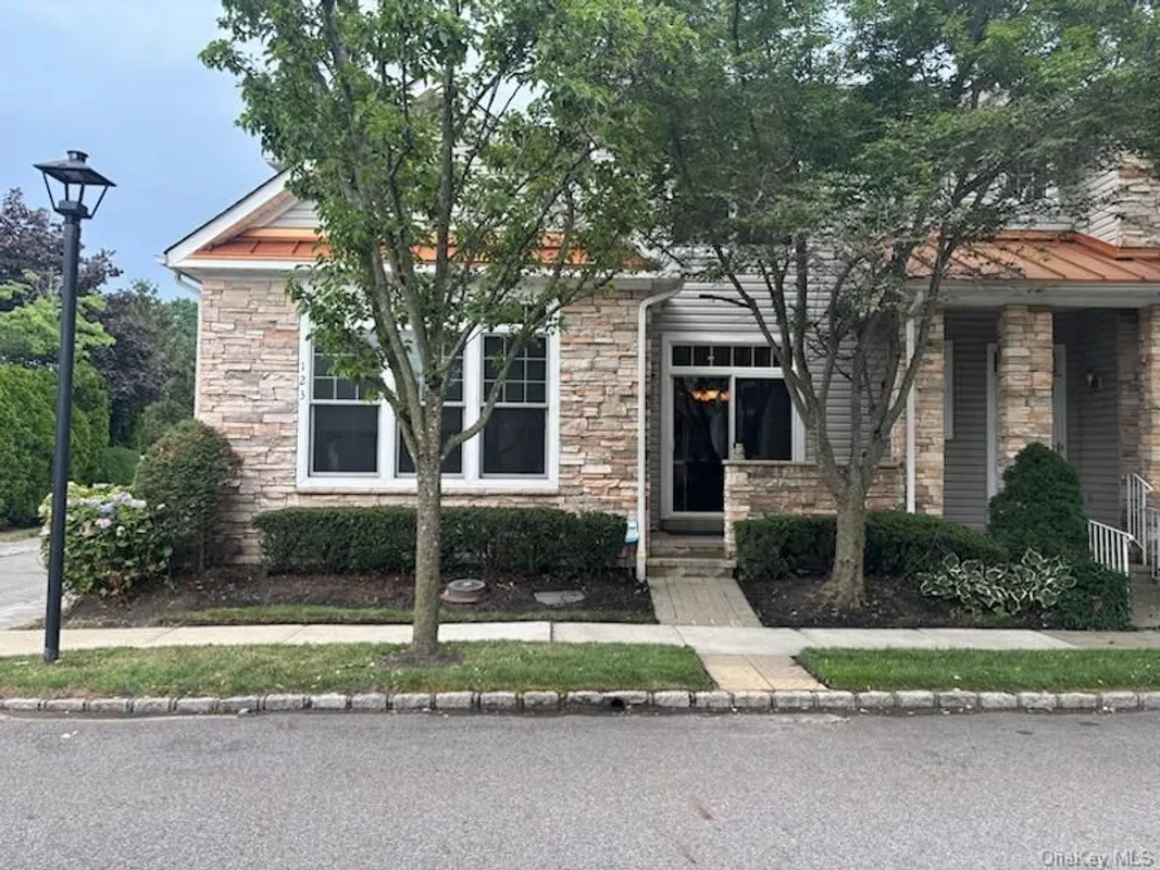 Property Slideshow image 1 of 1 | 123 links ct, North Hempstead, NY, 11050