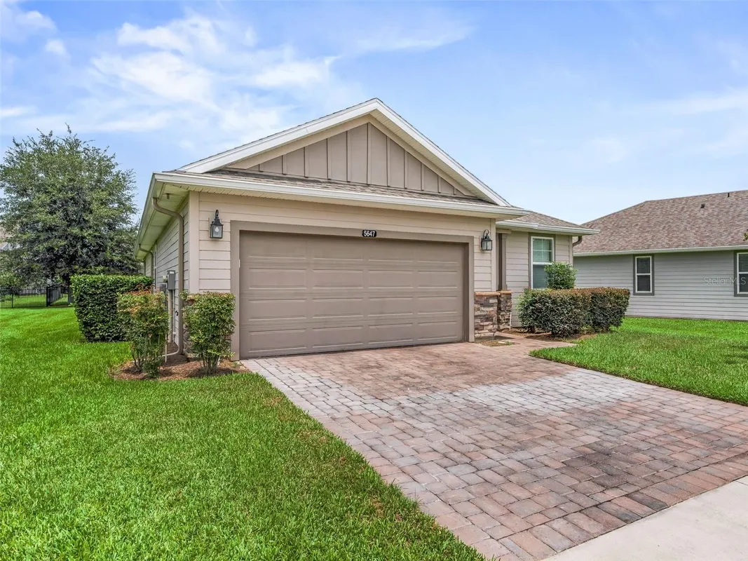 Property Slideshow image 1 of 63 | 5647 nw 37th lane rd, Ocala, FL, 34482