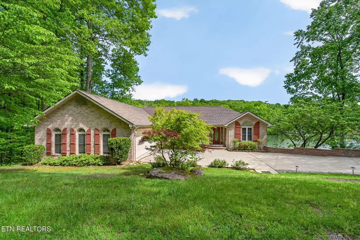 Property Slideshow image 1 of 44 | 253 dublin ln, Crossville, TN, 38558