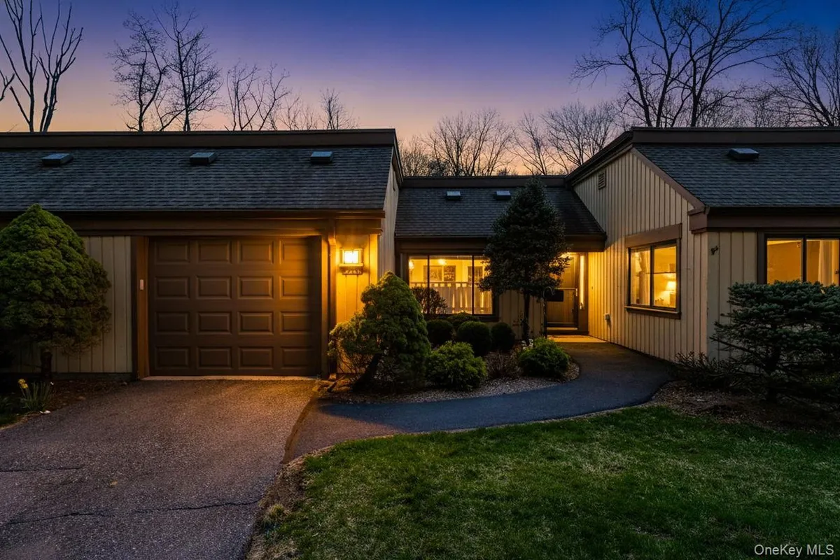 Property Slideshow image 1 of 31 | 272 heritage hls c, Somers, NY, 10589