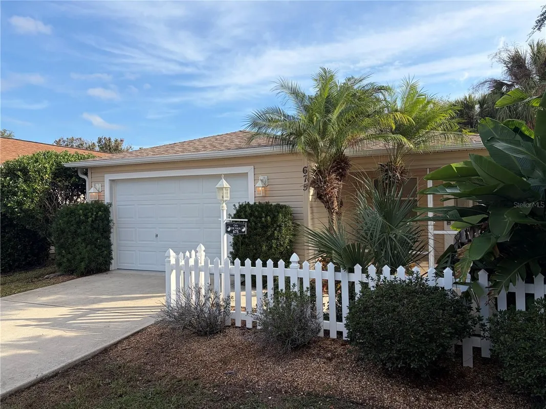 Property Slideshow image 1 of 24 | 675 kendall ct, The Villages, FL, 32162