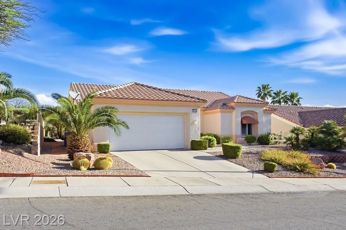 Property Slideshow image 1 of 61 | 10804 clear meadows dr, Las Vegas, NV, 89134