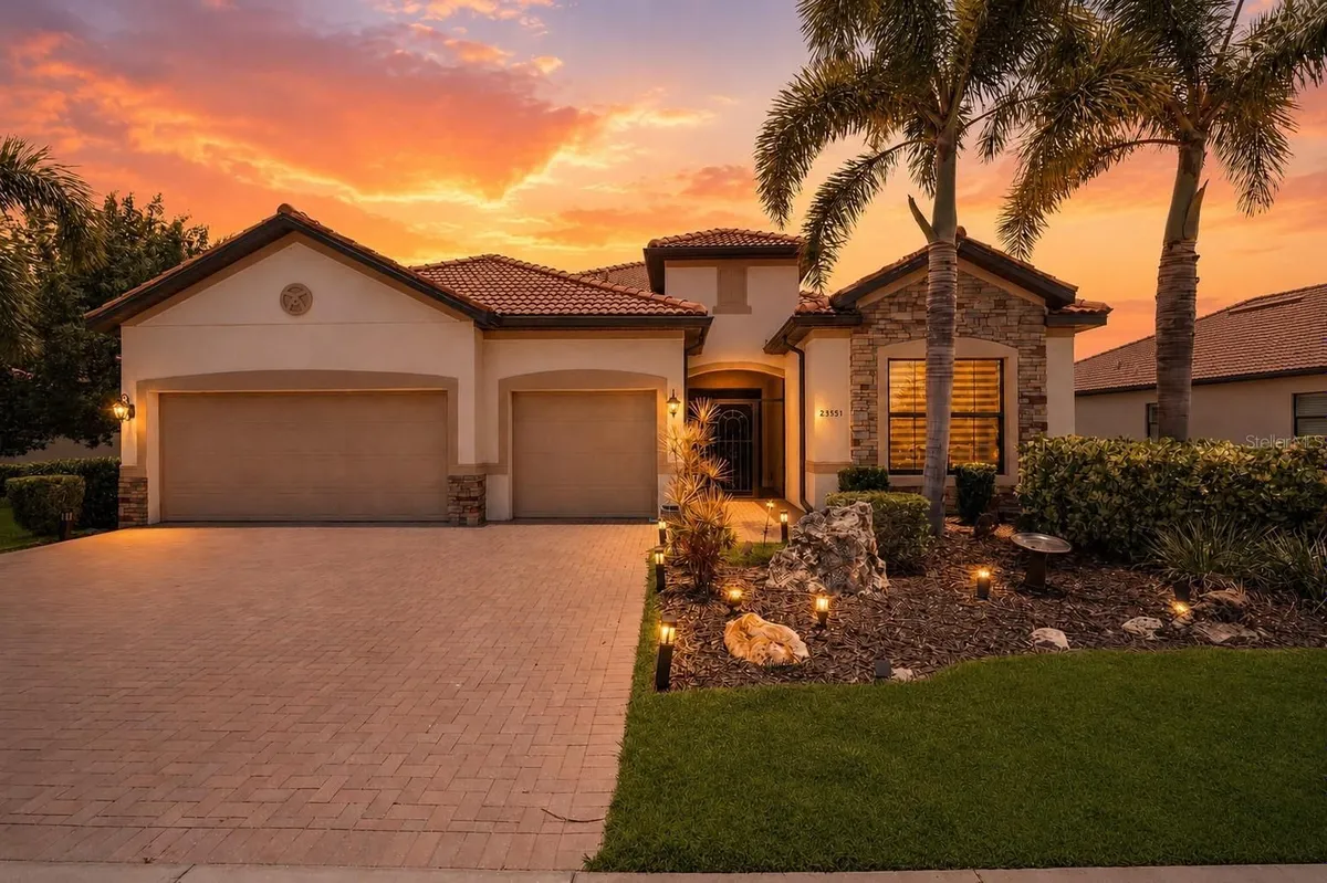 Property Slideshow image 1 of 39 | 23551 waverly cir, Venice, FL, 34293