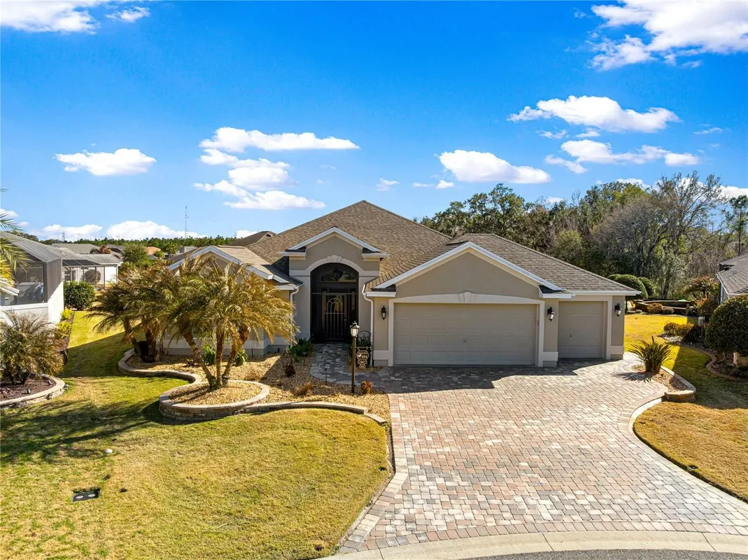 Property Slideshow image 1 of 73 | 554 socastee pl, The Villages, FL, 32163