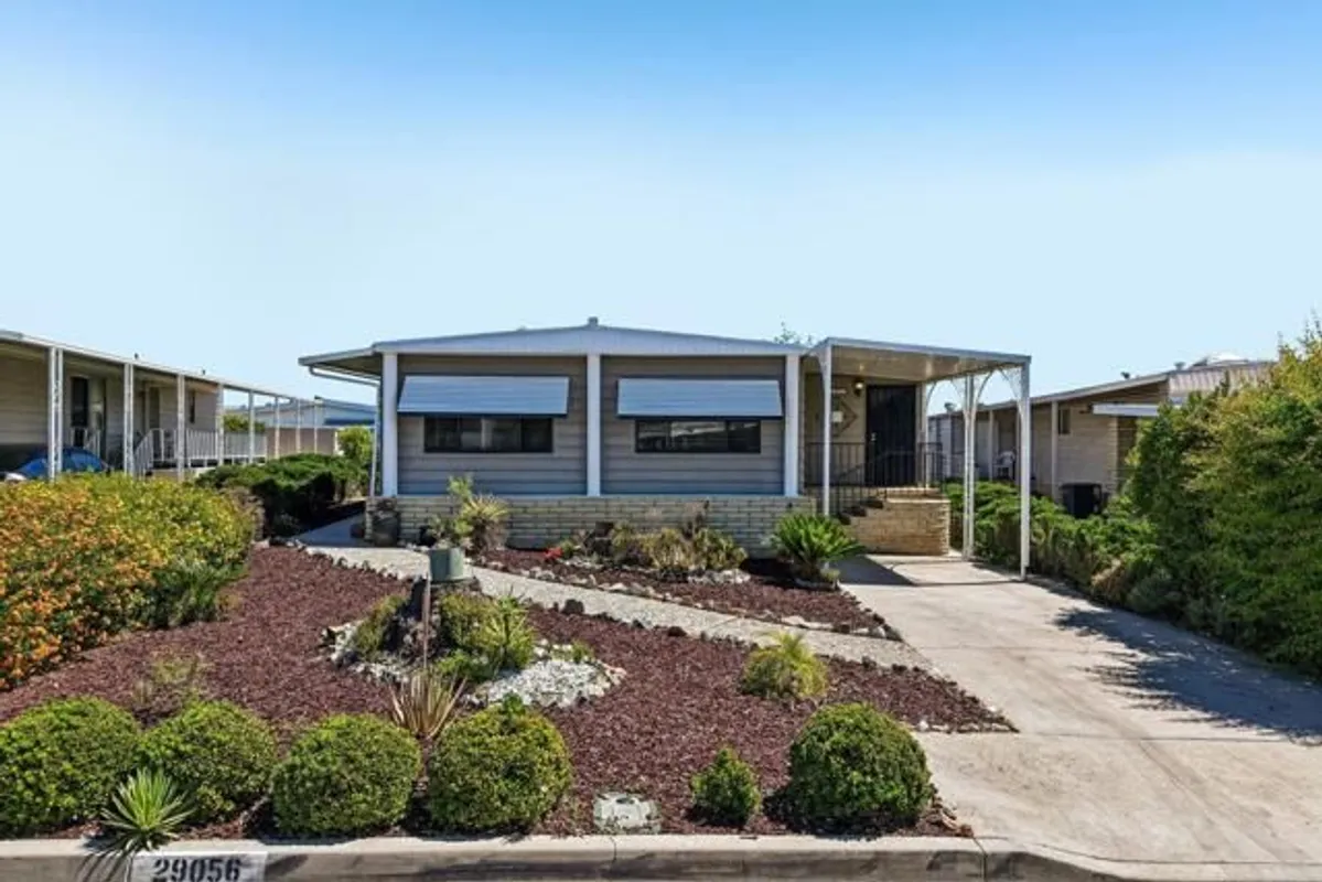 Property Slideshow image 1 of 50 | 29056 via playa del rey, Murrieta, CA, 92563