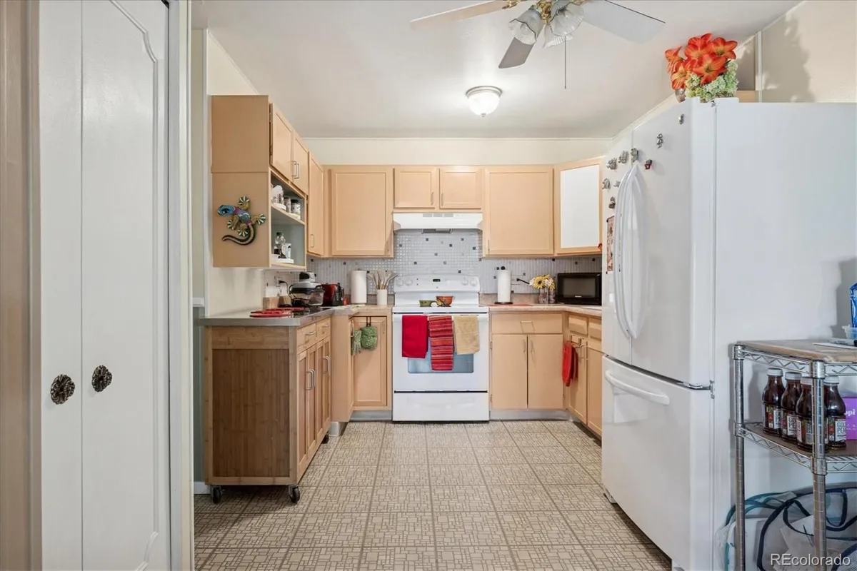 Property Slideshow image 1 of 33 | 660 s alton way 2d, Denver, CO, 80247
