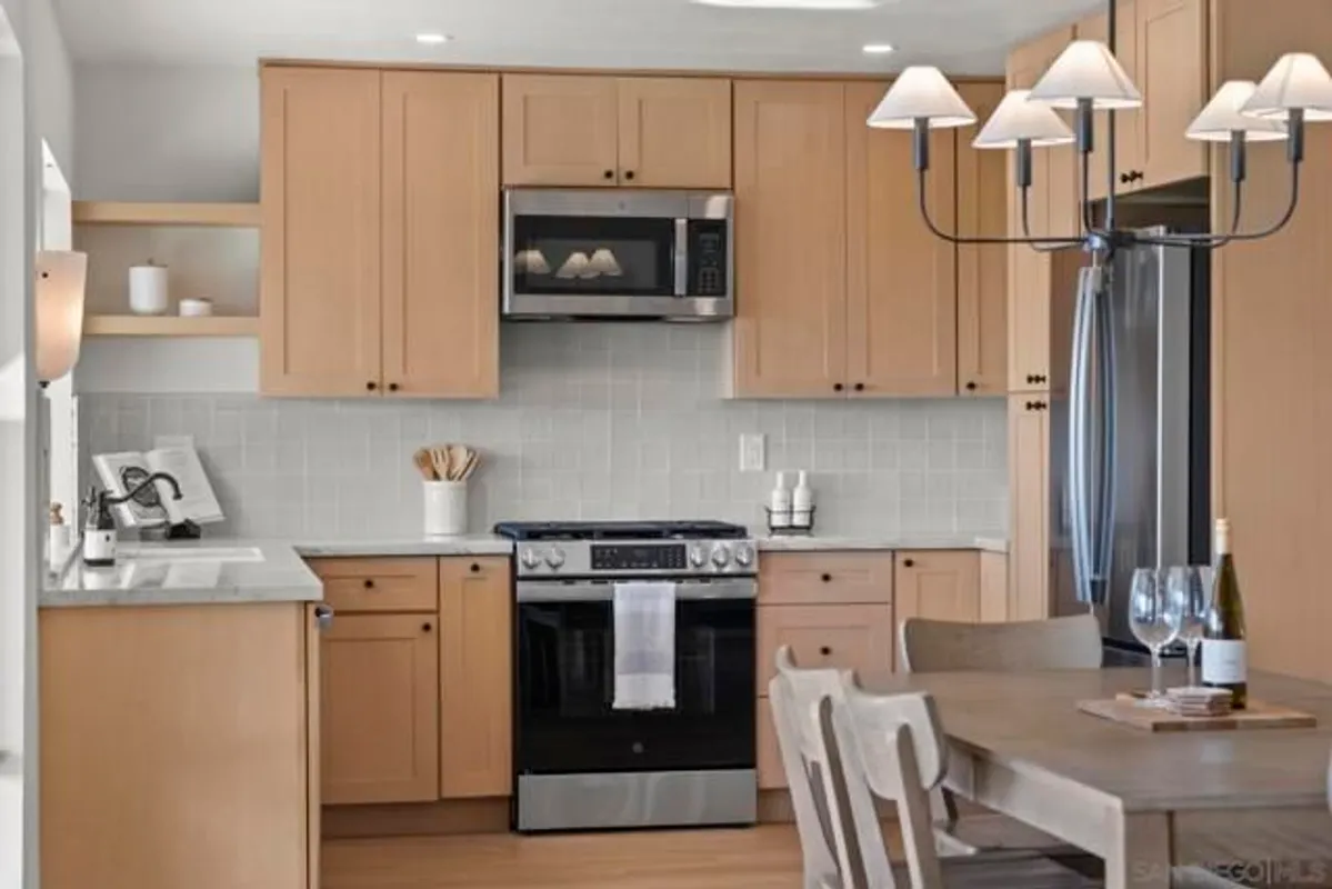 Property Slideshow image 1 of 25 | 12602 senda acantilada, San Diego, CA, 92128