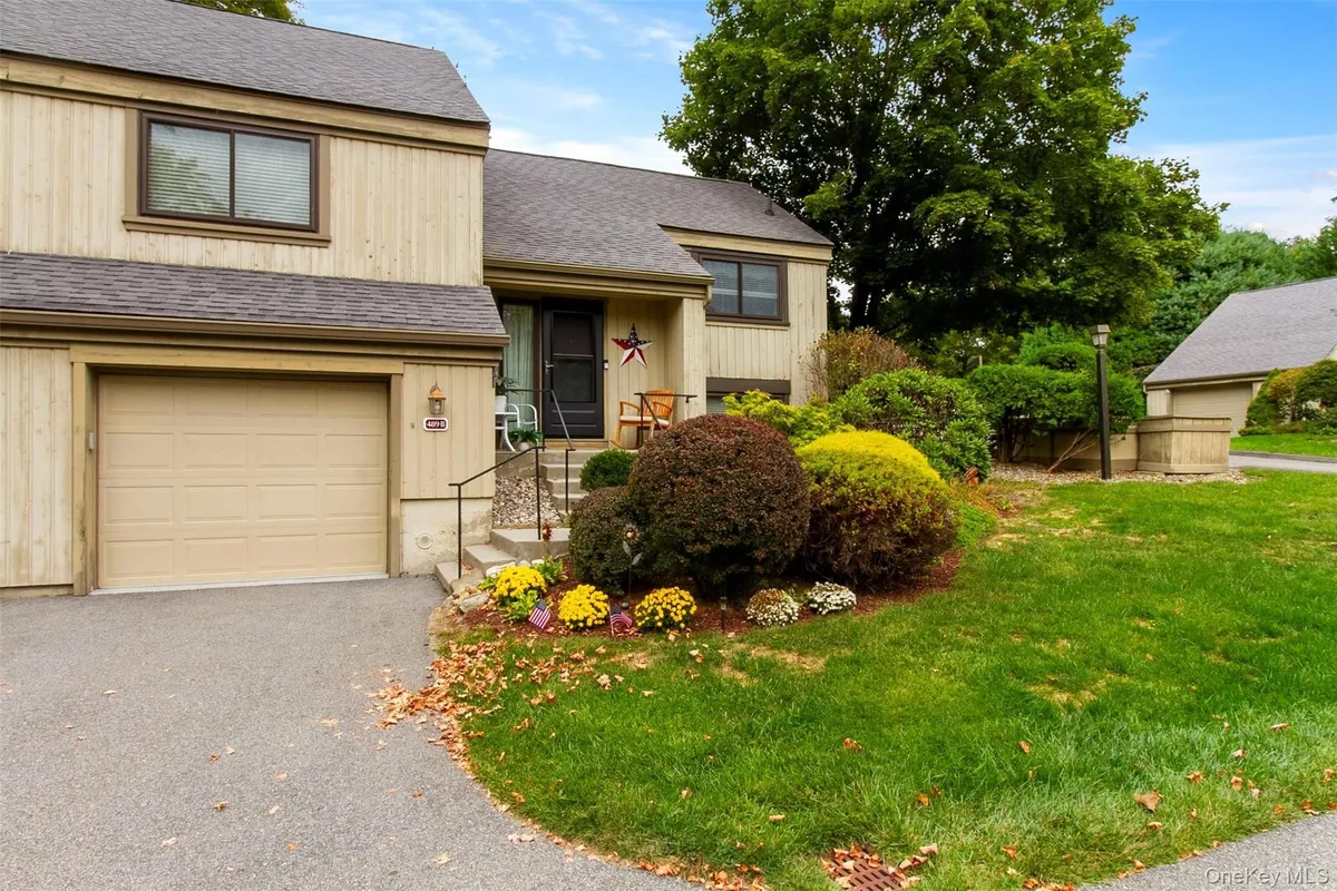 Property Slideshow image 1 of 30 | 489 heritage hls b, Somers, NY, 10589
