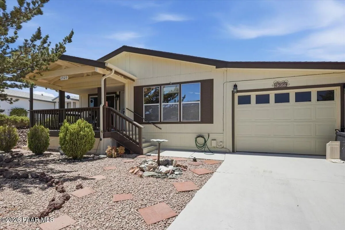 Property Slideshow image 1 of 30 | 1929 e mountain hollow dr, Prescott, AZ, 86301