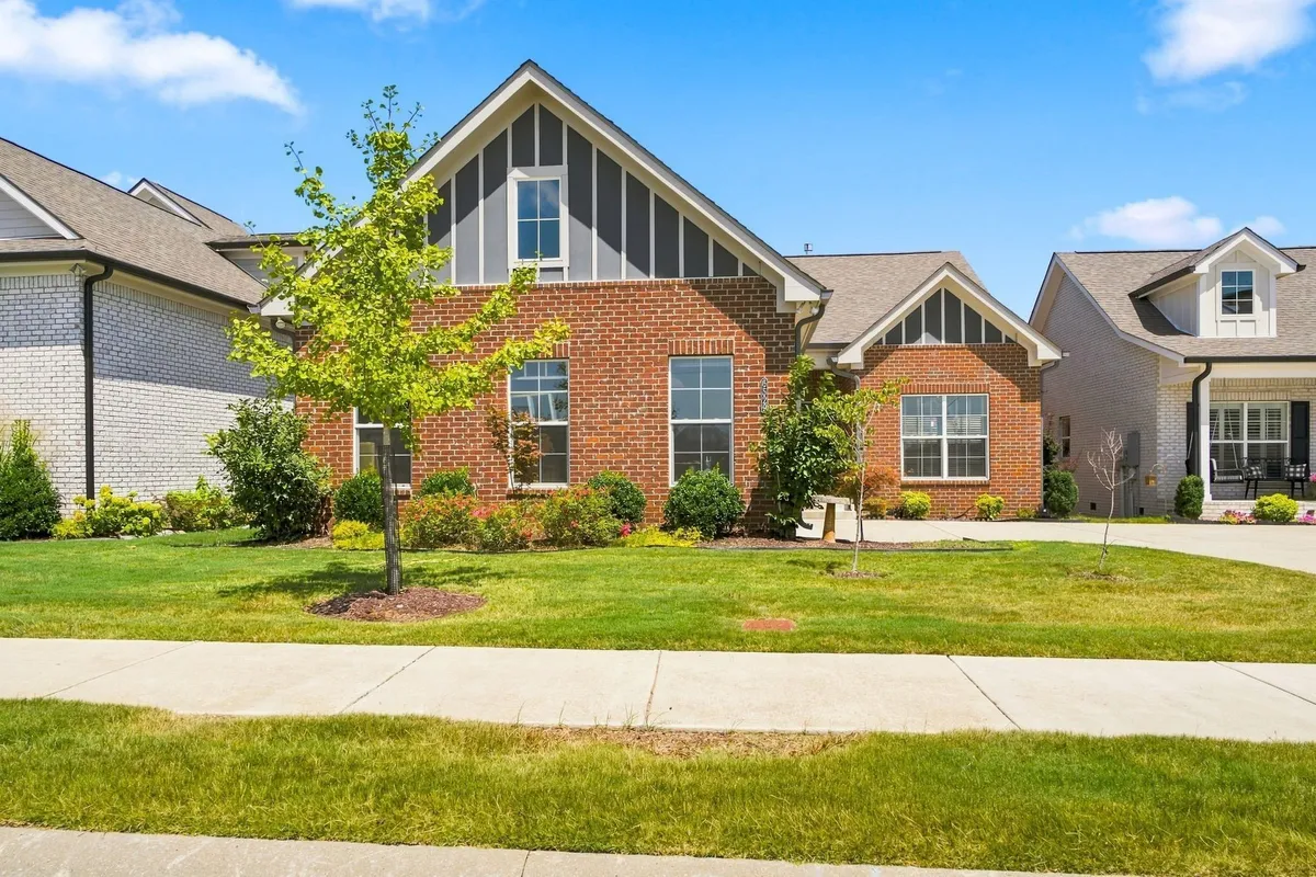 Property Slideshow image 1 of 48 | 6529 frye ln, Hermitage, TN, 37076