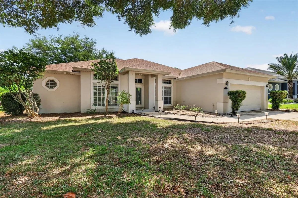 Property Slideshow image 1 of 42 | 39914 sunbeam way, Lady Lake, FL, 32159