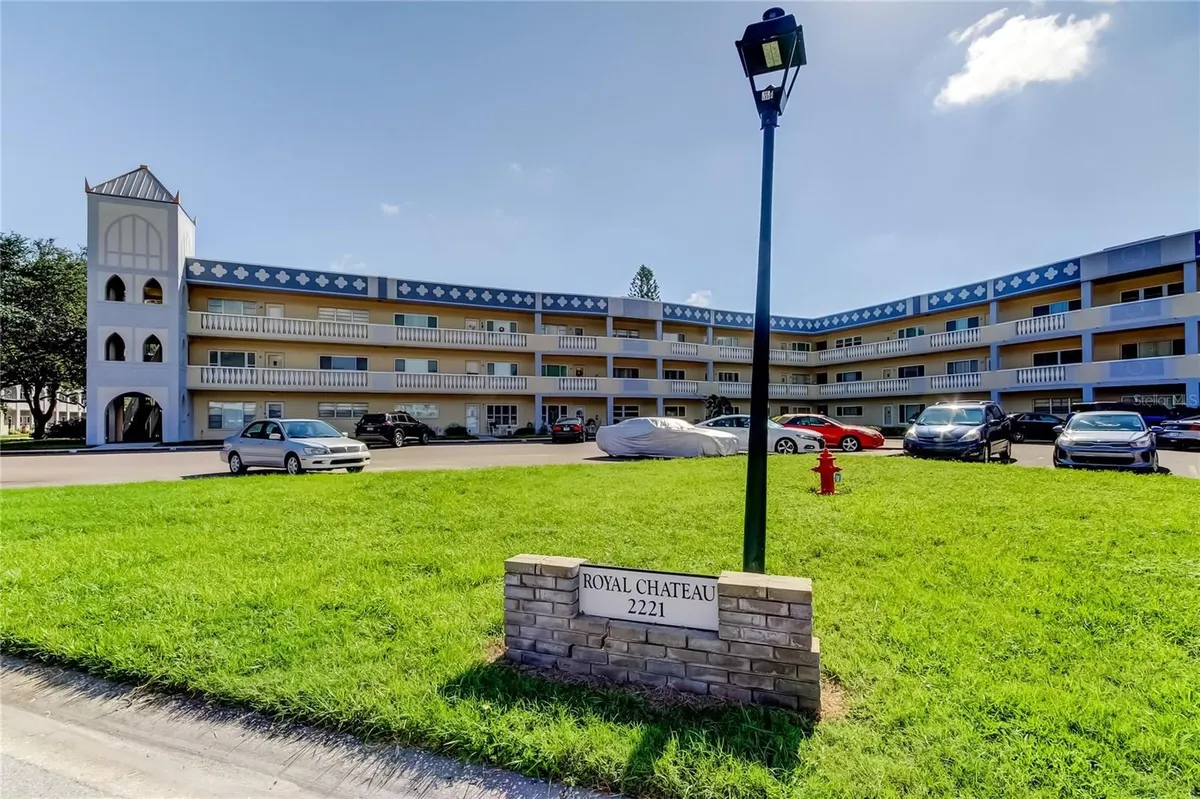 Property Slideshow image 1 of 61 | 2221 swedish dr apt 3, Clearwater, FL, 33763