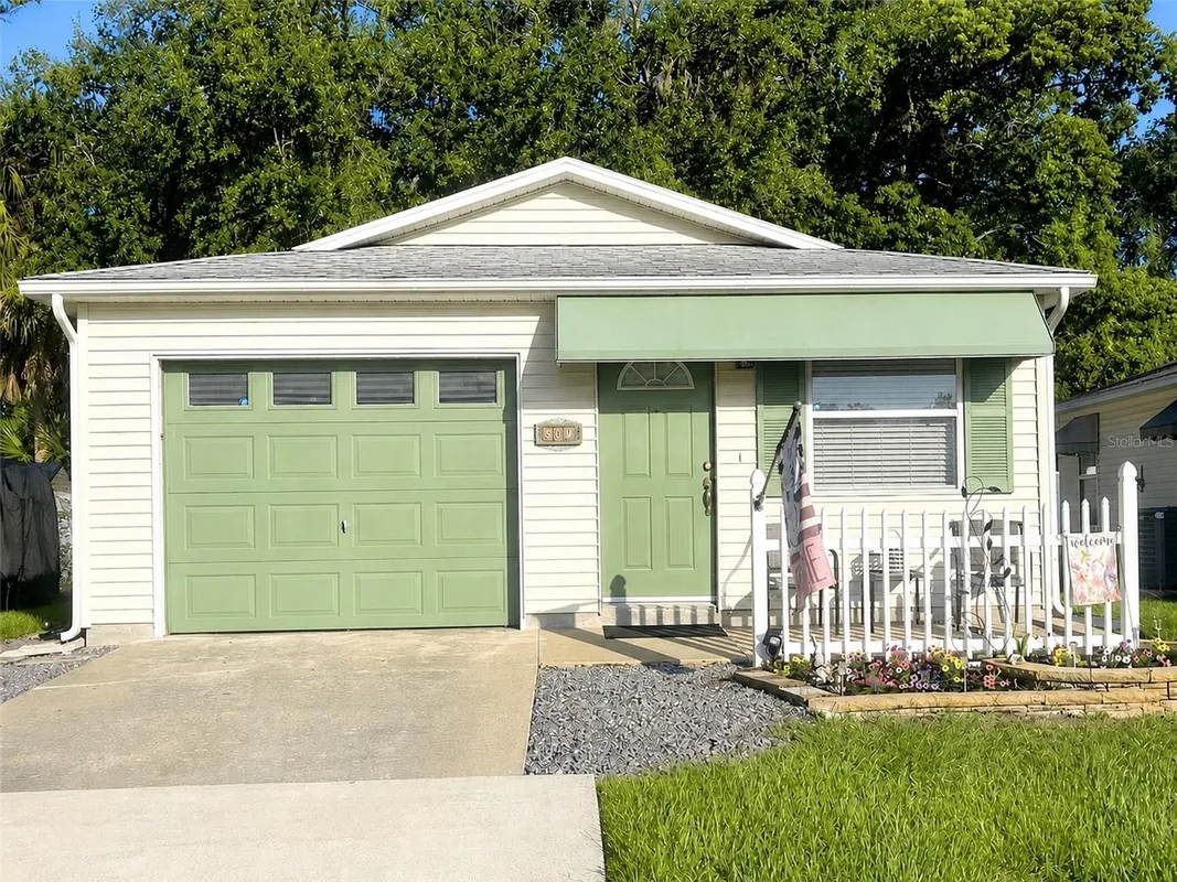 Property Slideshow image 1 of 24 | 507 cottage park ln, Leesburg, FL, 34748