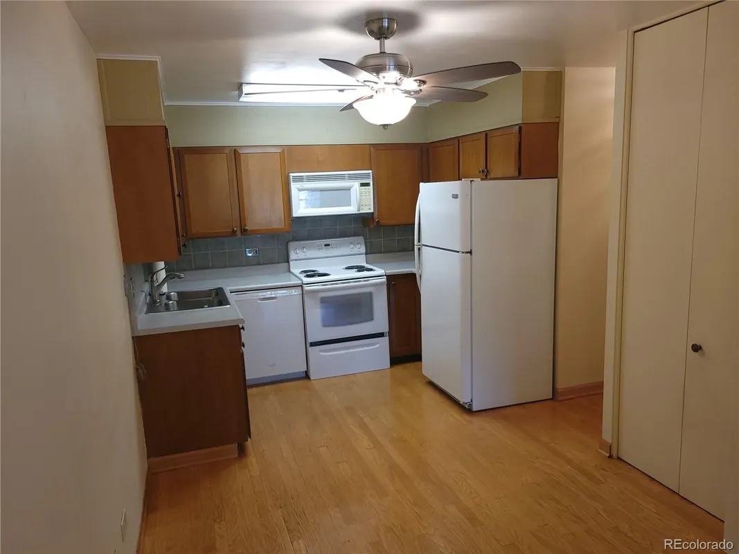 Property Slideshow image 1 of 9 | 745 s alton way 8a, Denver, CO, 80247