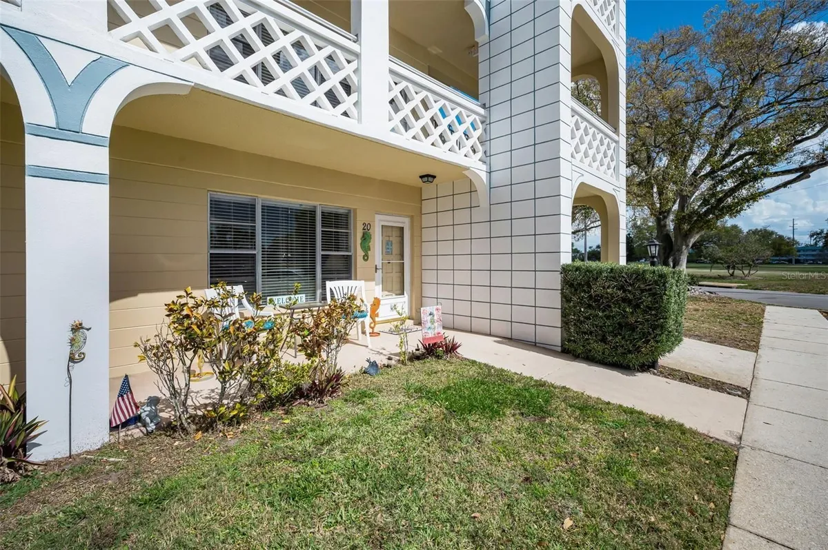 Property Slideshow image 1 of 100 | 2404 florentine way 20, Clearwater, FL, 33763