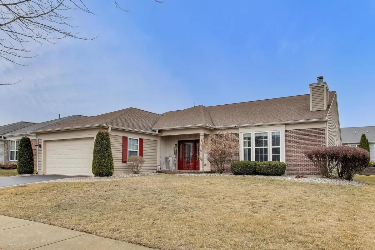 Property Slideshow image 1 of 2 | 11879 chatfield xing, Huntley, IL, 60142