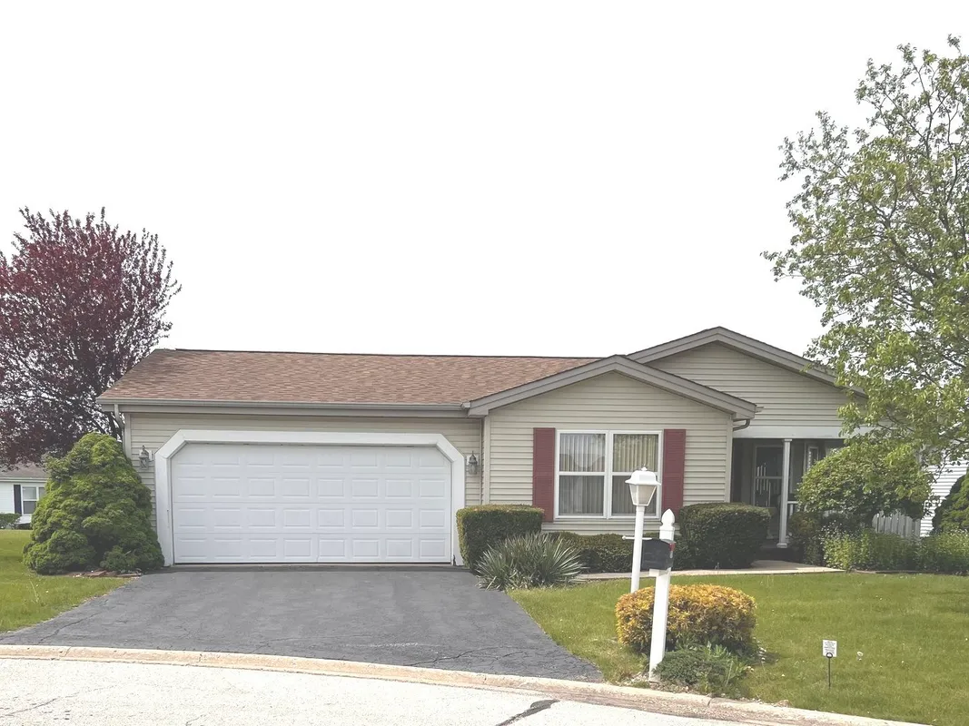 Property Slideshow image 1 of 17 | 1314 ascot ct, Grayslake, IL, 60030