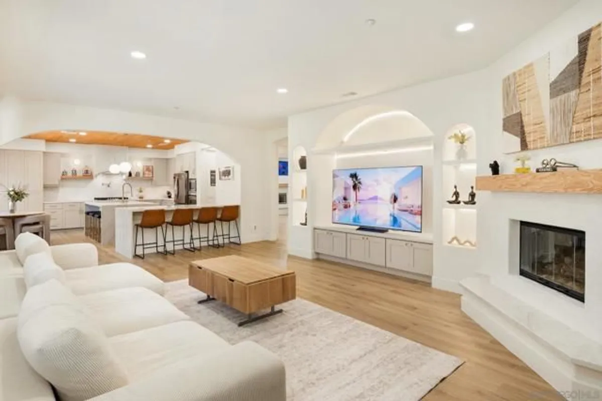 Property Slideshow image 1 of 61 | 10528 pinion trl, Escondido, CA, 92026