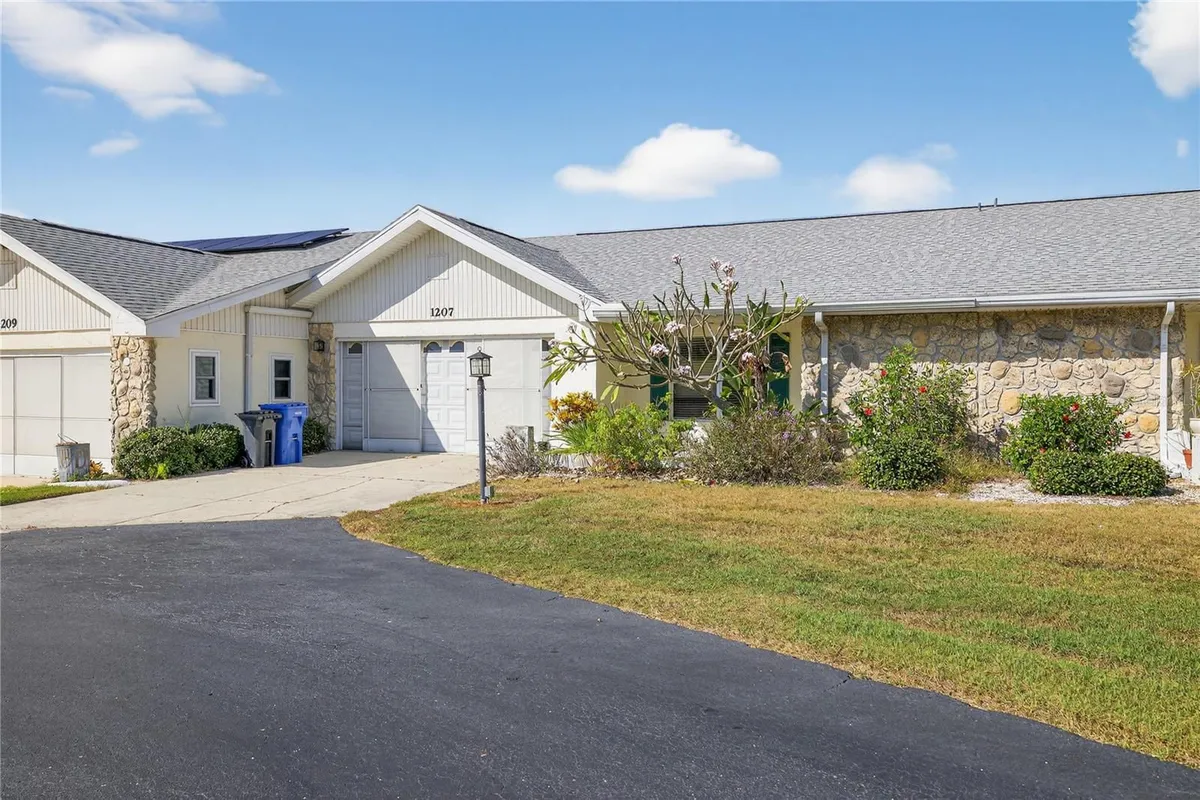 Property Slideshow image 1 of 30 | 1207 eastloch ct, Sun City Center, FL, 33573