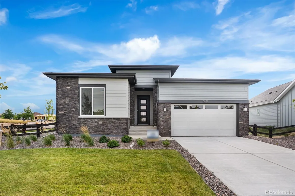 Property Slideshow image 1 of 36 | 8871 s quemoy st, Aurora, CO, 80016