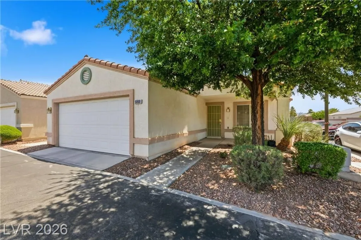 Property Slideshow image 1 of 34 | 5060 mascaro dr, Las Vegas, NV, 89122