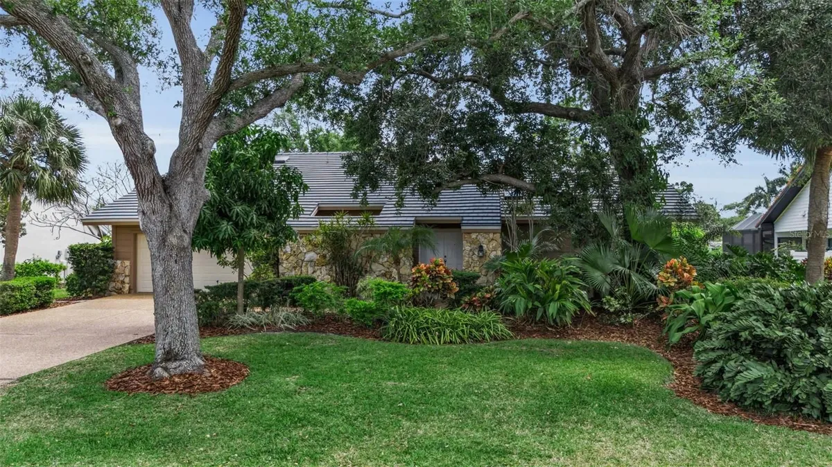 Property Slideshow image 1 of 50 | 1732 pine harrier cir, Sarasota, FL, 34231