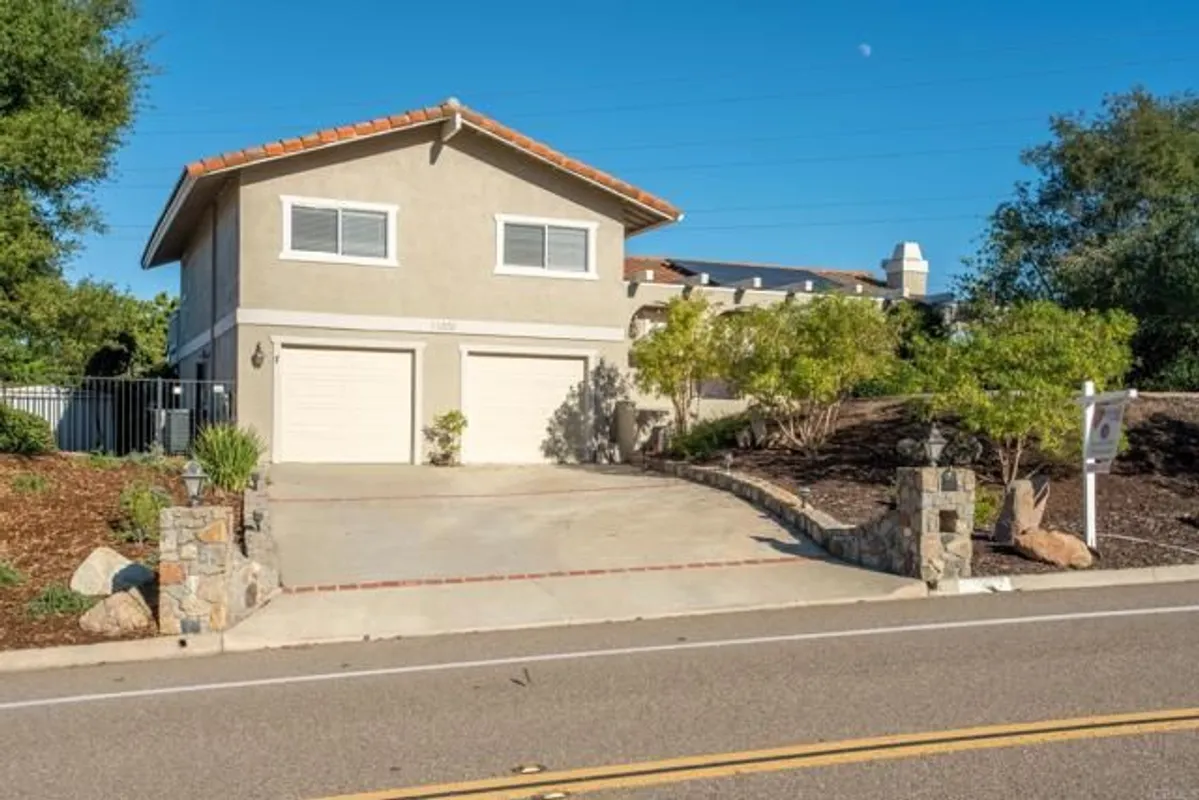 Property Slideshow image 1 of 48 | 11000 meadow glen way, Escondido, CA, 92026