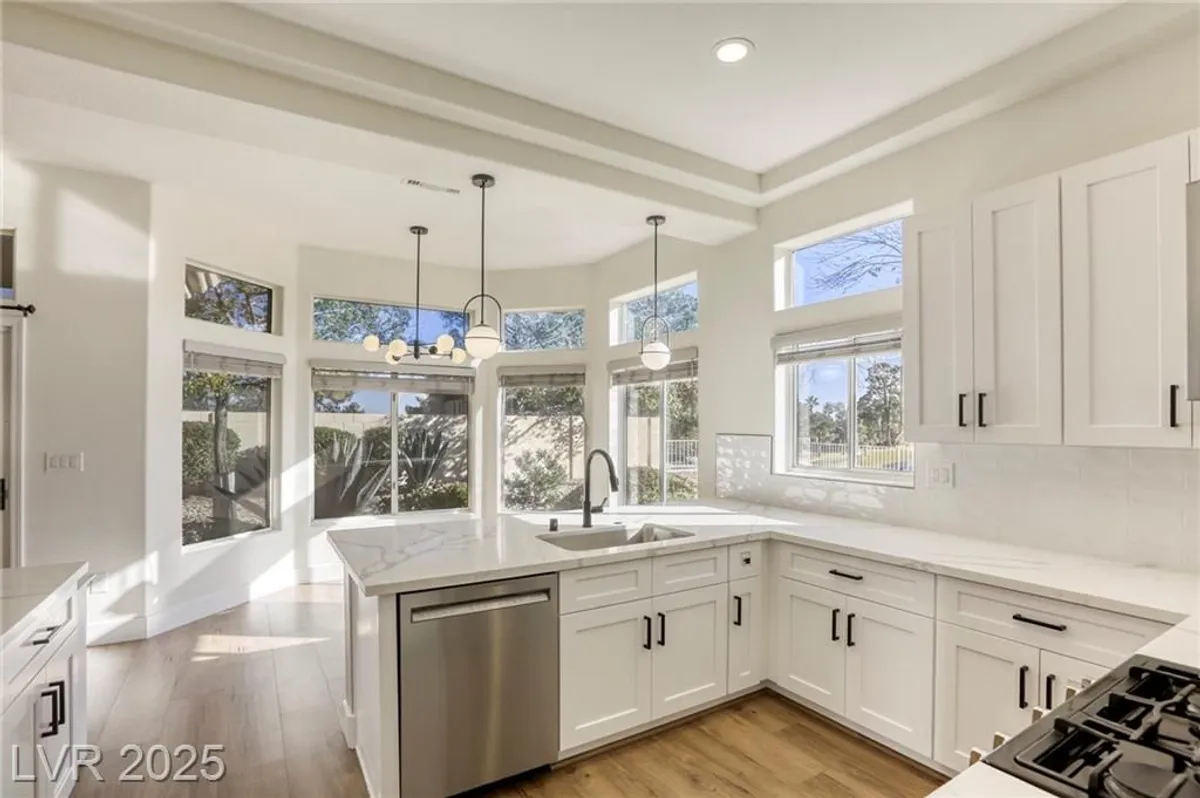 Property Slideshow image 1 of 46 | 9800 villa ridge dr, Las Vegas, NV, 89134