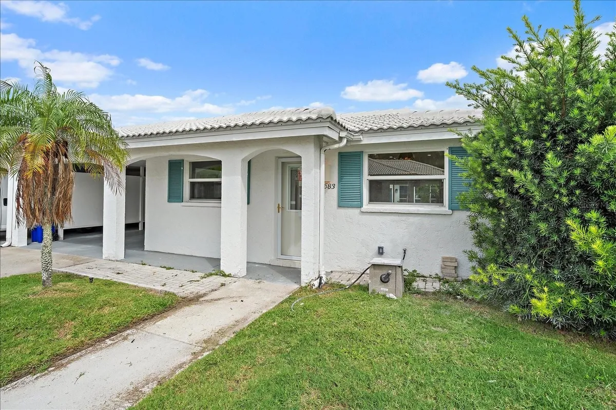 Property Slideshow image 1 of 37 | 683 spanish dr 214, Longboat Key, FL, 34228